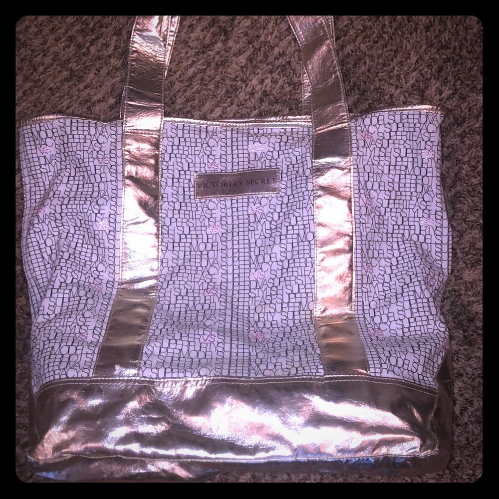 Travel tote